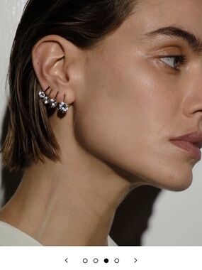 DORSEY HENDRY ROUND-CUT BAR STUD EARRING IN 1.25CT MOISSANITE